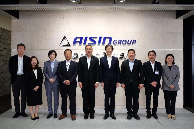 Ministry of Foreign Visit AISIN (Thumbnail).JPG