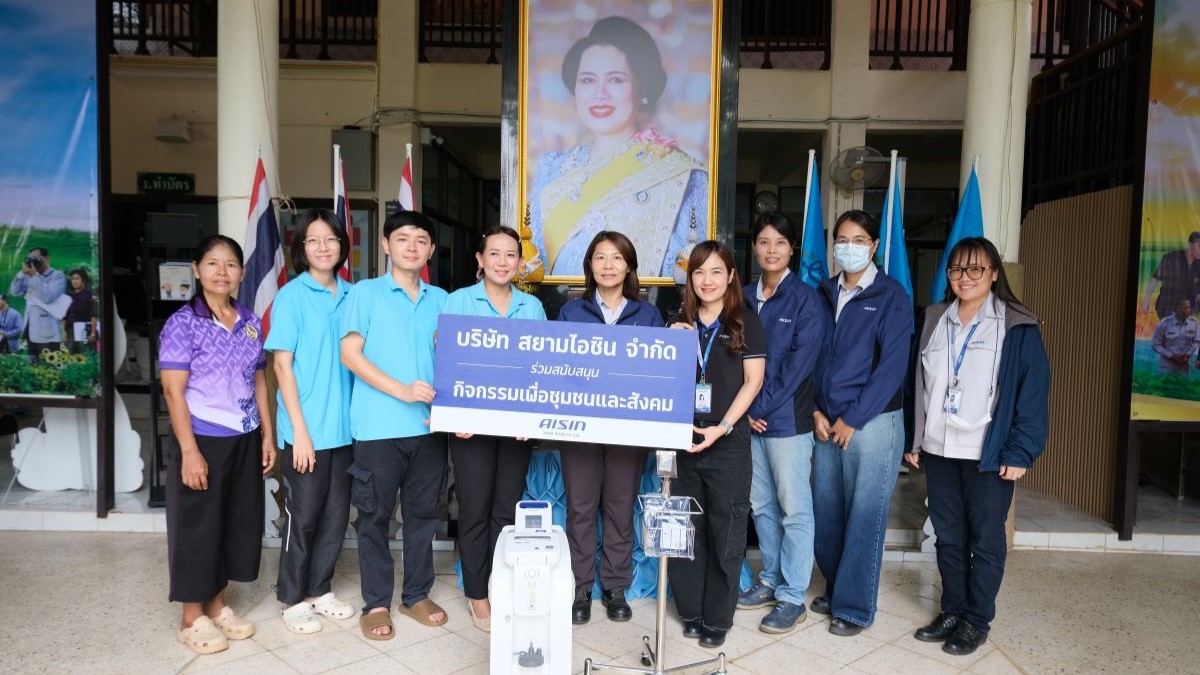 SA Donating Medical Equipment (3).jpg