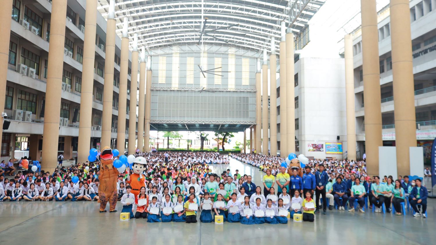 AIAT Safety To School_Group photo.jpg
