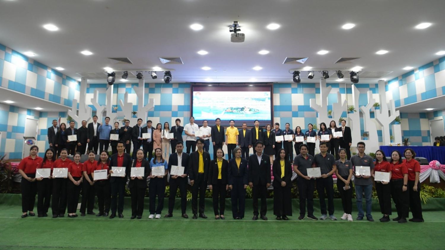 Safety Award_Group photo.jpg
