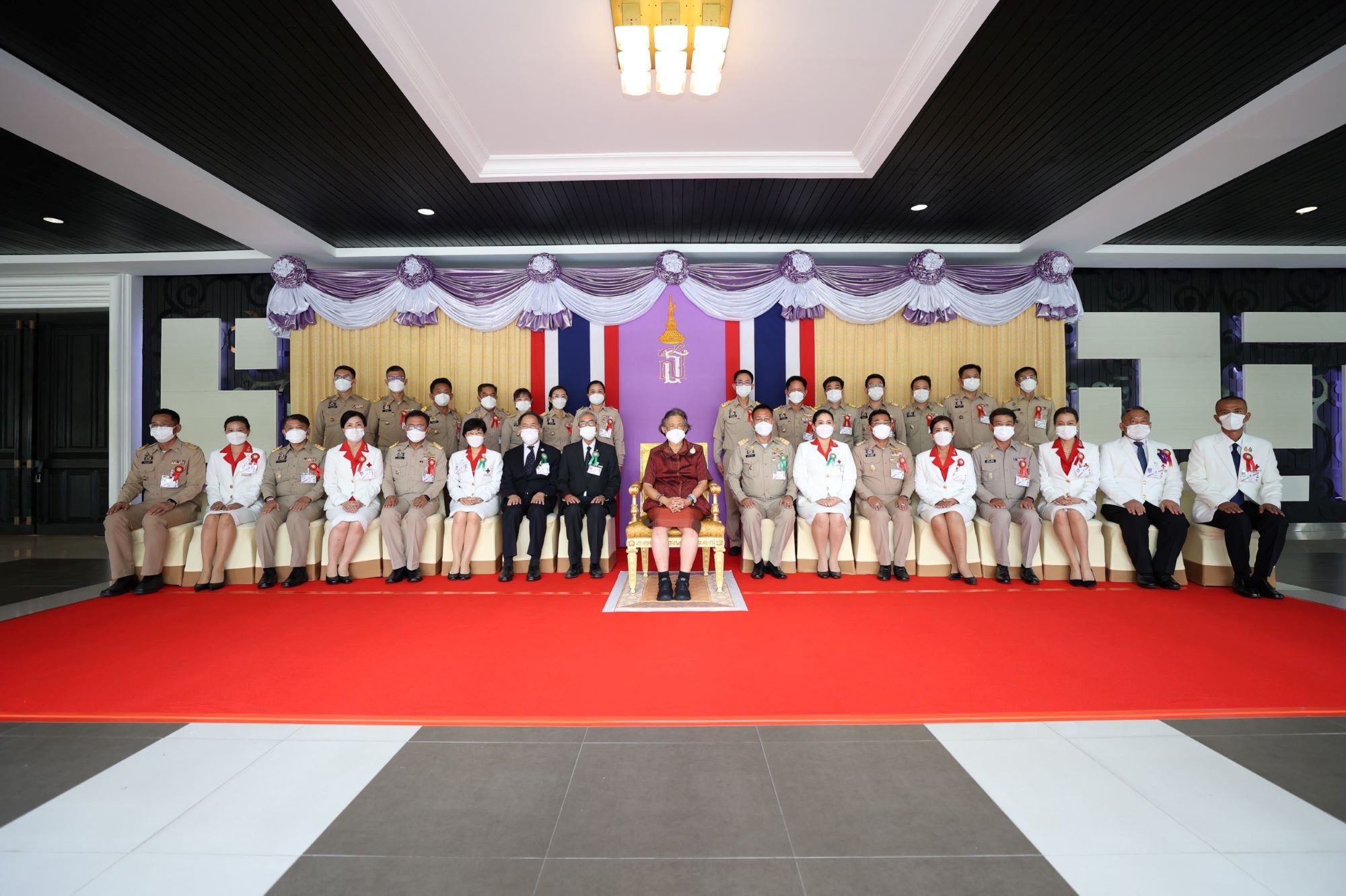(Cover) AISIN received a certificate of honor from the Thai Red Cross Society.jpg