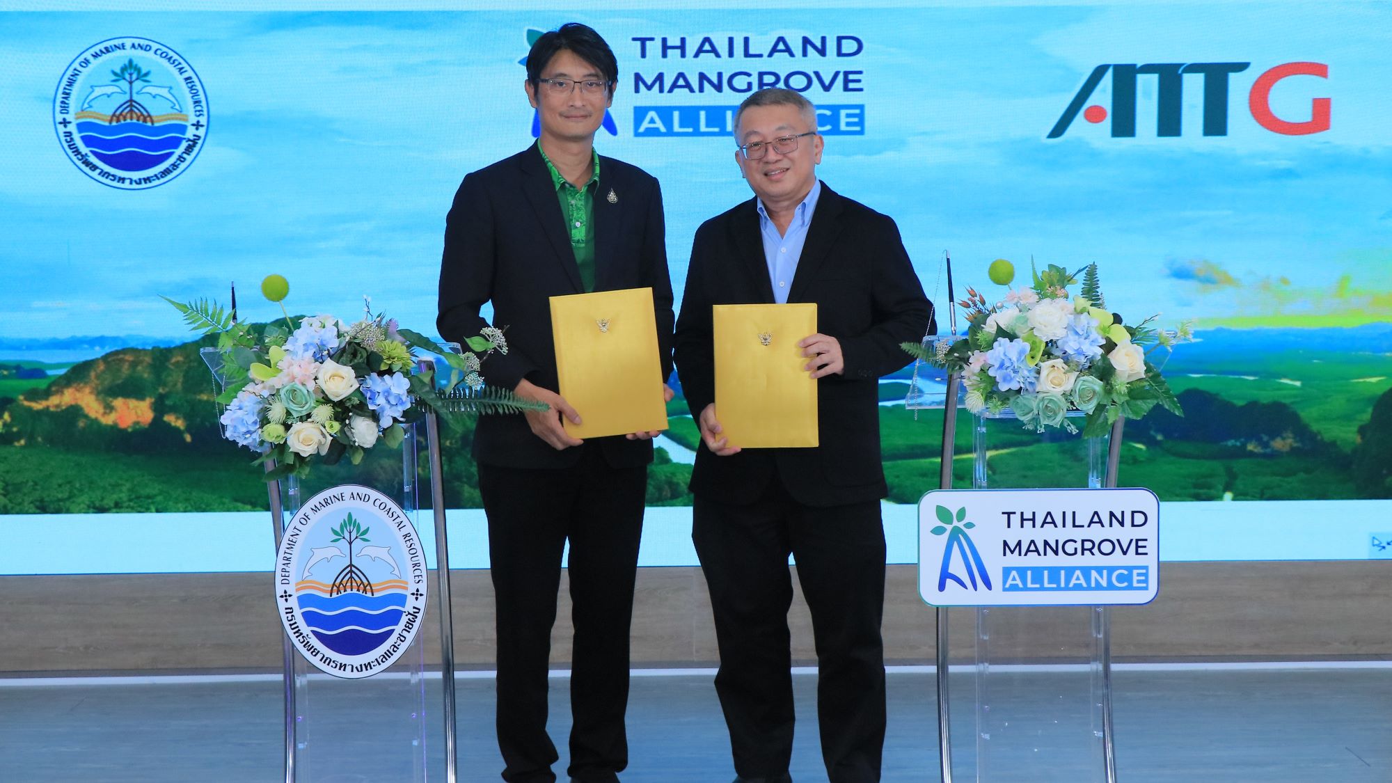 AISIN Signs MOU_With MOU.JPG